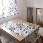 Comfortable In Vir, Sea And Mountain View, 35m² Апартаменты Вир