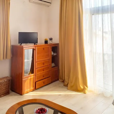 Comfortable In Vir, Sea And Mountain View, 35m² 维尔