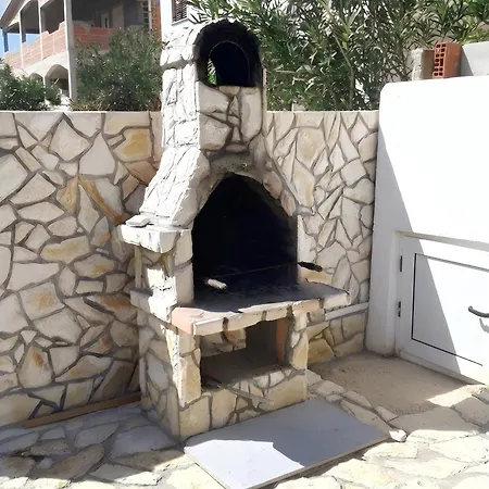 Apartman Comfortable In Vir, Sea And Mountain View, 35m² Vir