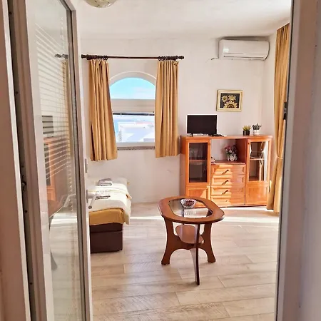 Comfortable In Vir, Sea And Mountain View, 35m² * 维尔