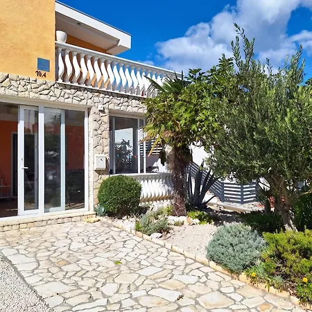 Comfortable In Vir, Sea And Mountain View, 35m²