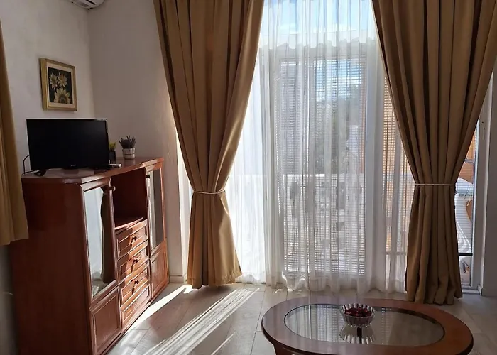 Apartment Comfortable In Vir, Sea And Mountain View, 35m²