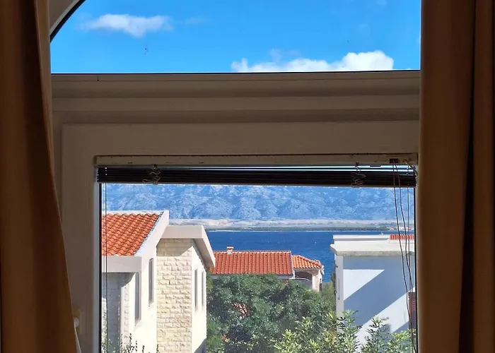 Comfortable In Vir, Sea And Mountain View, 35m² Apartment