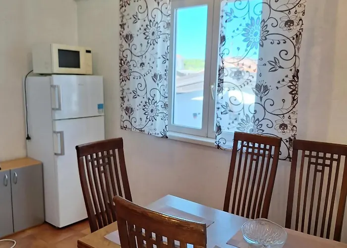 Comfortable In Vir, Sea And Mountain View, 35m²