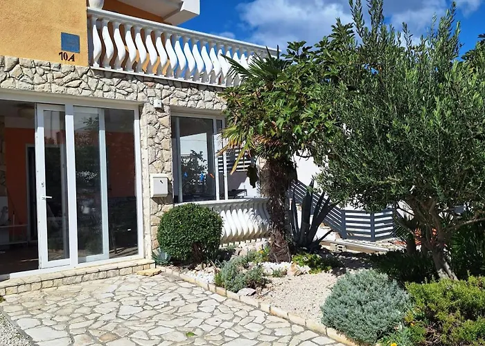Apartment Comfortable In Vir, Sea And Mountain View, 35m² Vir